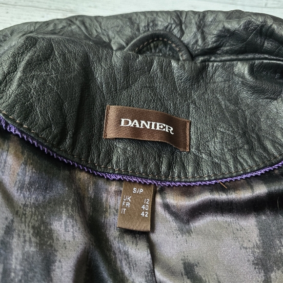 Danier Wrinkled Texture Black Leather Jacket Womens Small - Picture 10 of 16